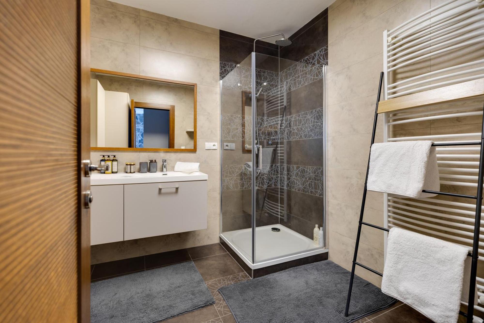 Apartman Leonardo - City Center Τρνάβα Εξωτερικό φωτογραφία